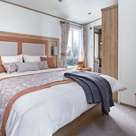 Captivating Bluebell Lodge 2-Bed Cotswolds Caravan Cirencester Kültér fotó