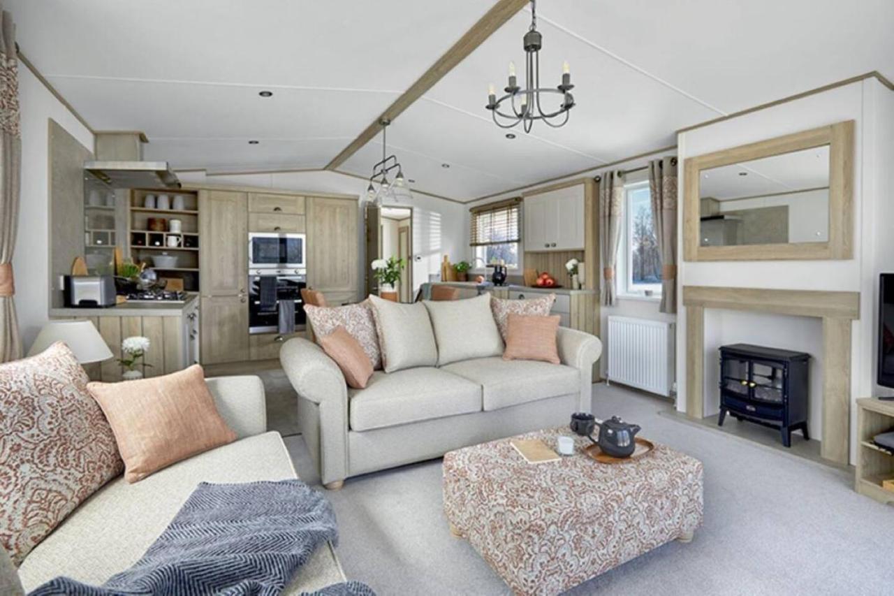 Captivating Bluebell Lodge 2-Bed Cotswolds Caravan Cirencester Kültér fotó