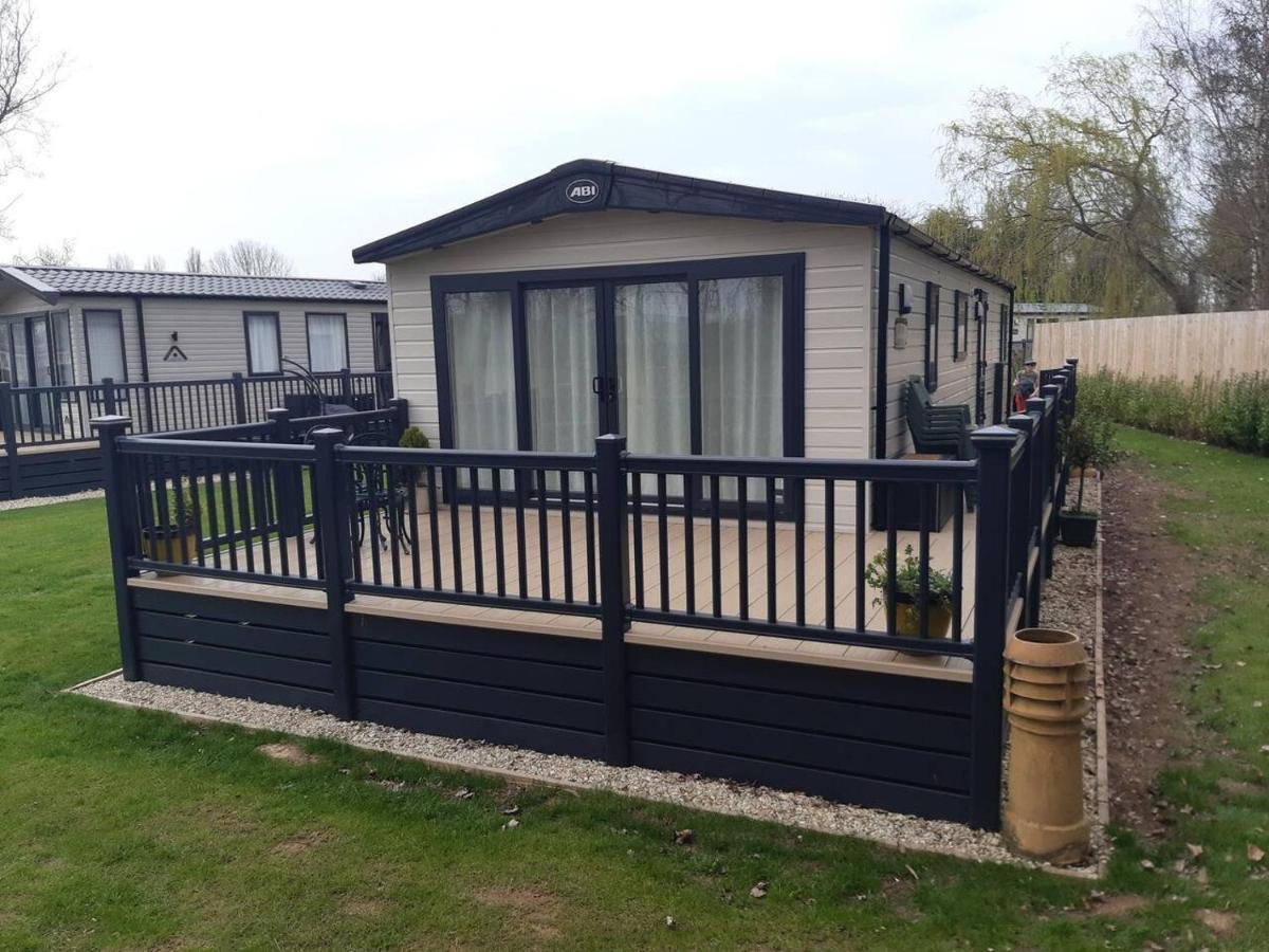 Captivating Bluebell Lodge 2-Bed Cotswolds Caravan Cirencester Kültér fotó